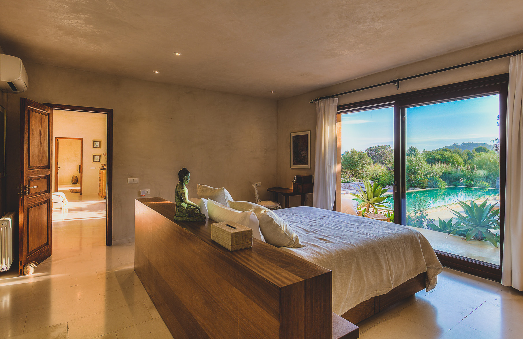 Villa Jaia organic vegetable garden and chickens